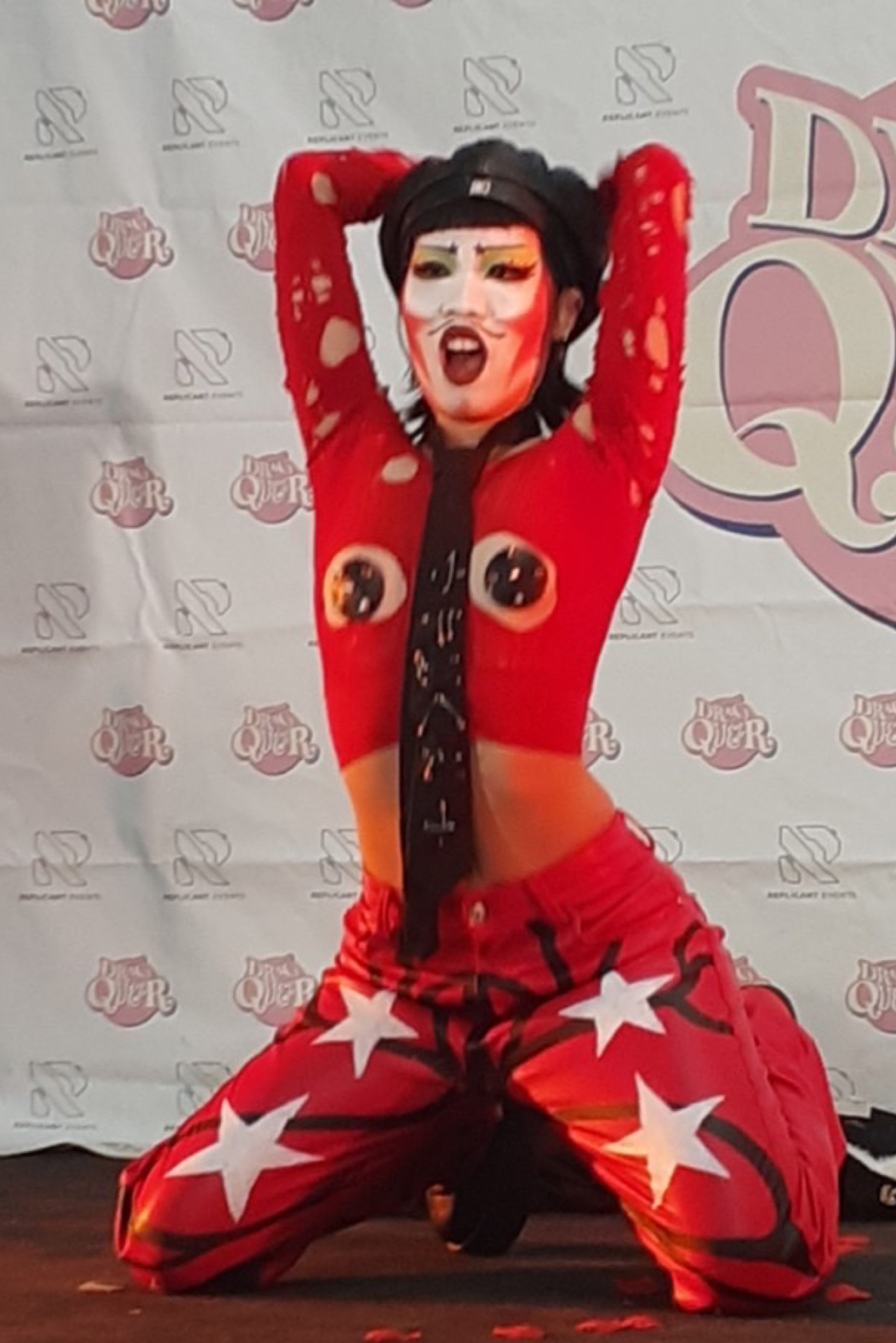 queerasyou-lgbtqia-vertical-1366x2048-queershow-sao-dazzi